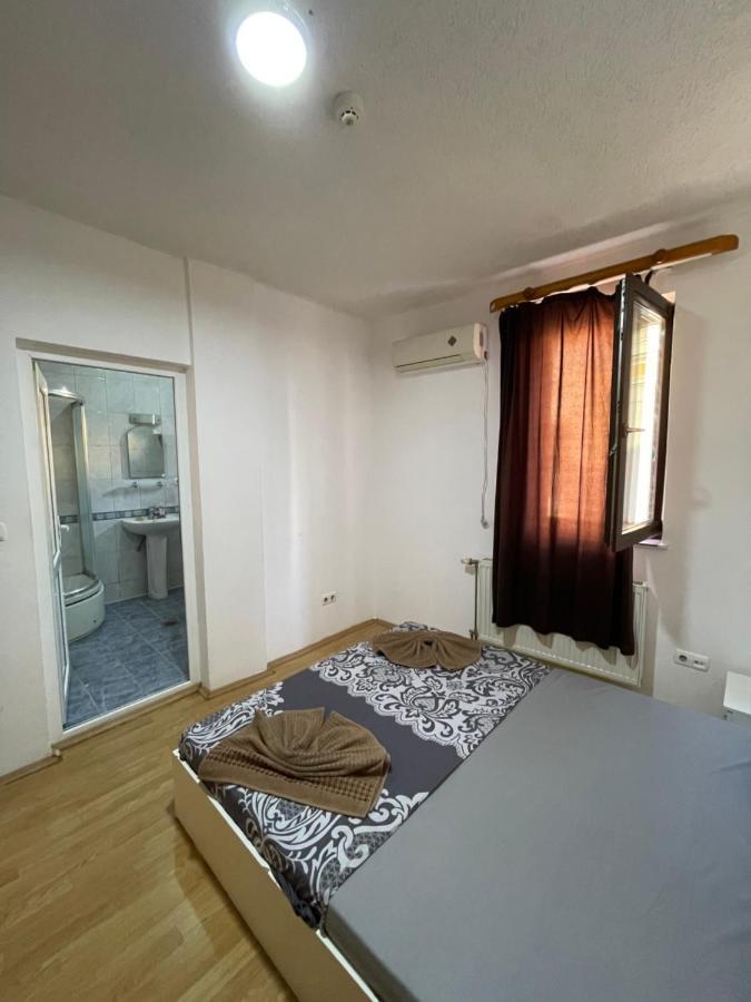 Ela Hostel Prizren Extérieur photo
