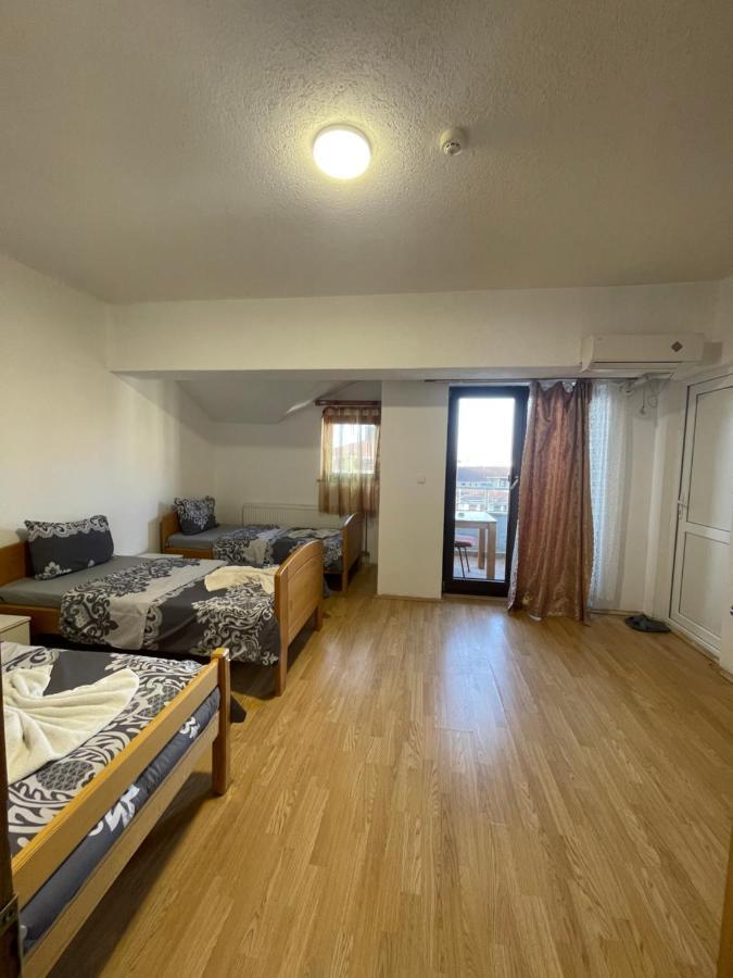 Ela Hostel Prizren Extérieur photo